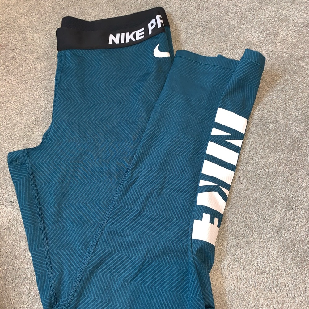 Women’s Nike Pro Drifit Leggings